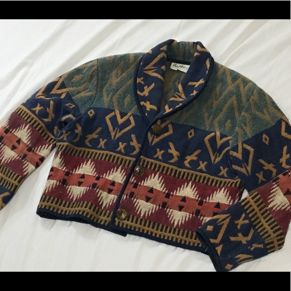 𝑇𝑟𝑖𝑏𝑎𝑙 𝐶𝑎𝑟𝑑𝑖𝑔𝑎𝑛 𝑆𝑤𝑒𝑎𝑡𝑒𝑟